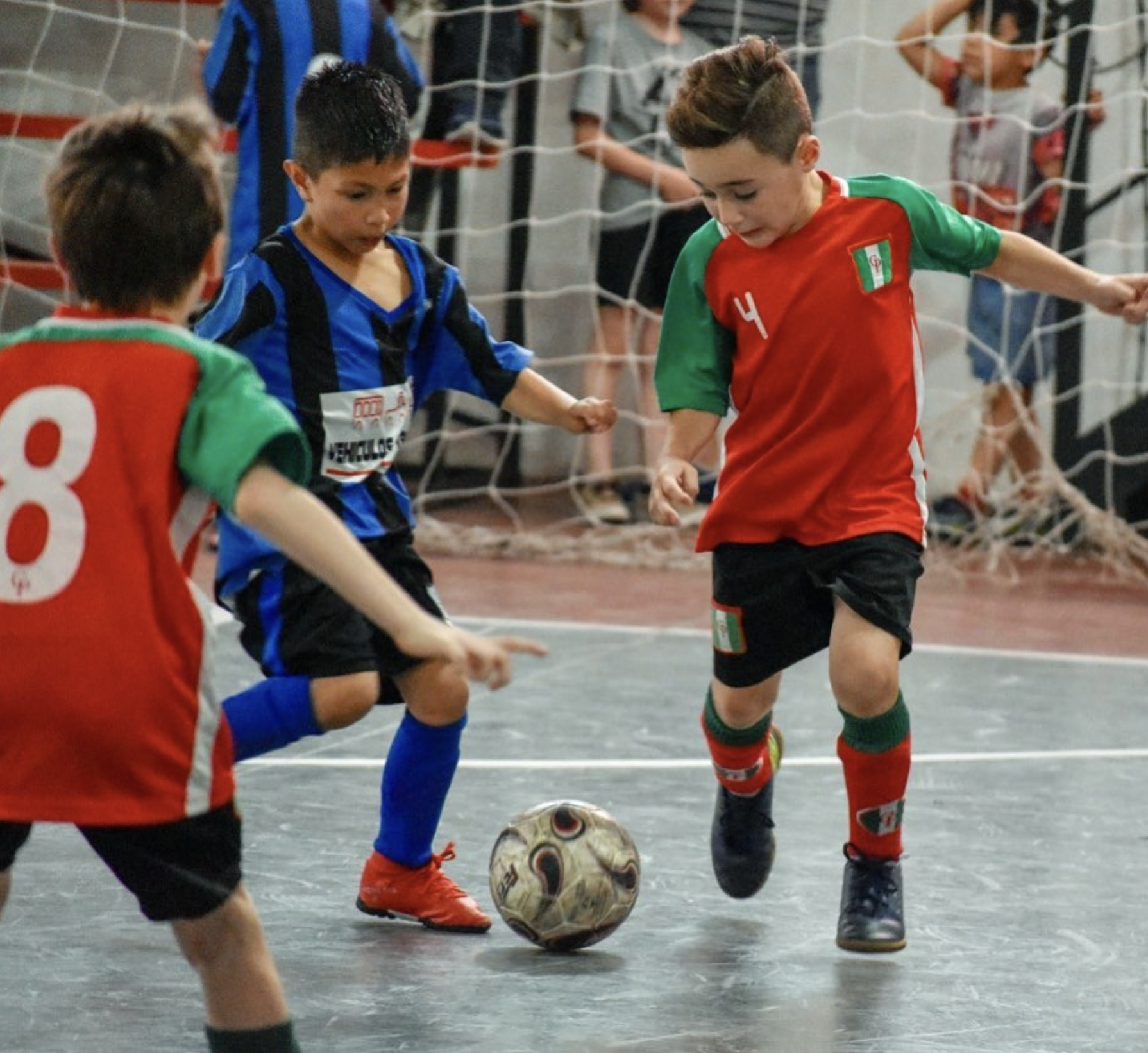 Partido de Futsal en la cancha del club